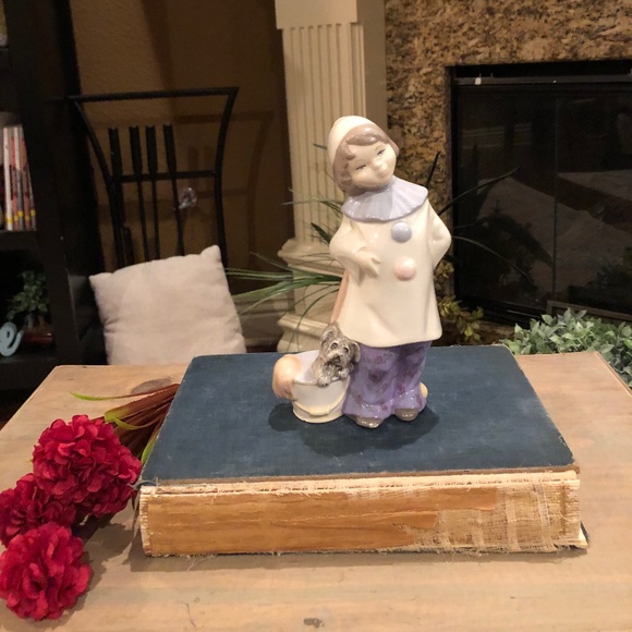 Hard to Find Lladro Figurine, Pierrot With Puppy in Bucket. - Picture 1 of 9